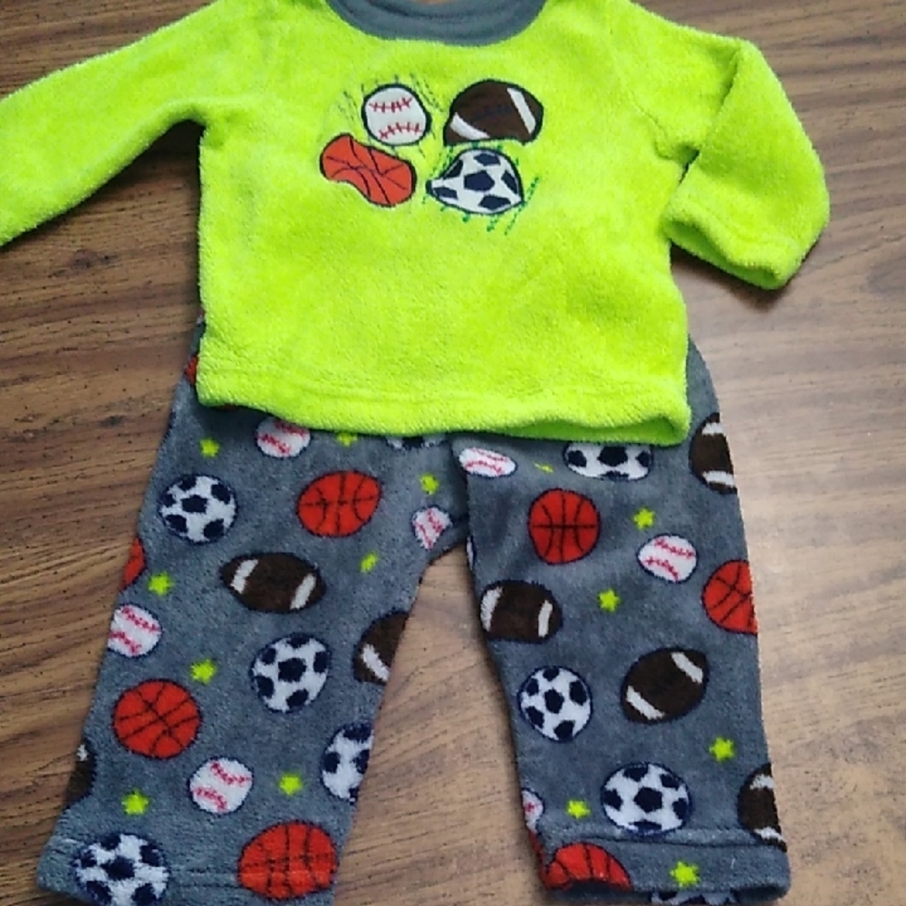 ⚽ Healthtex Neon Green and Gray Pajama Set 18 Months